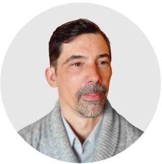 Nicolás Melgar Paradizo, autor de Las vocales financieras